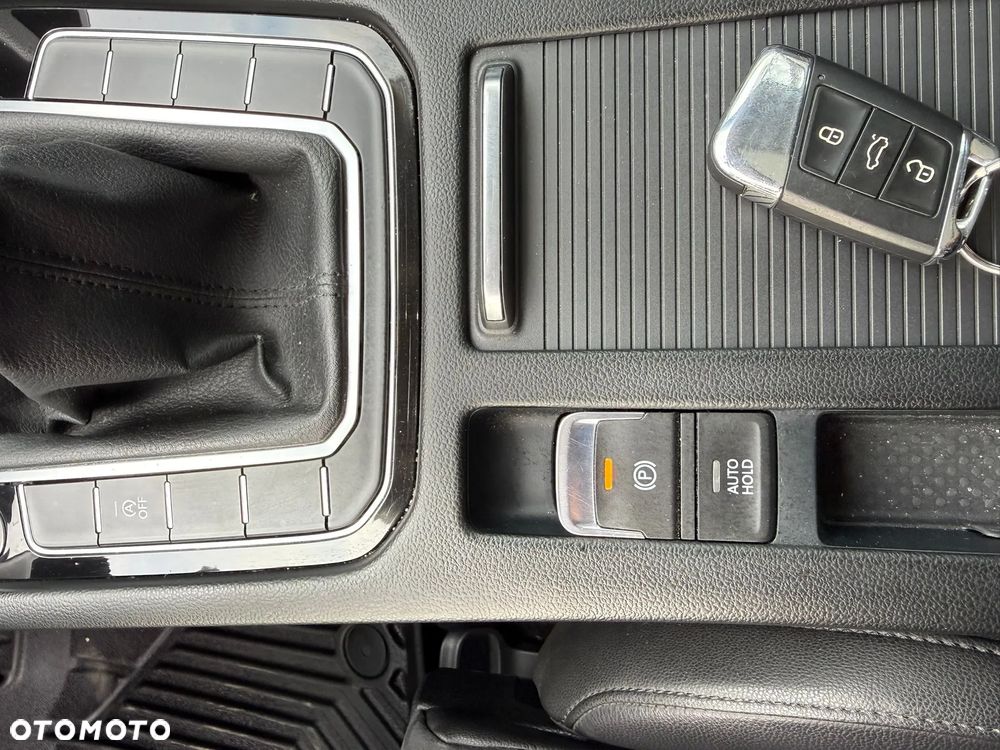 Volkswagen Passat - 18