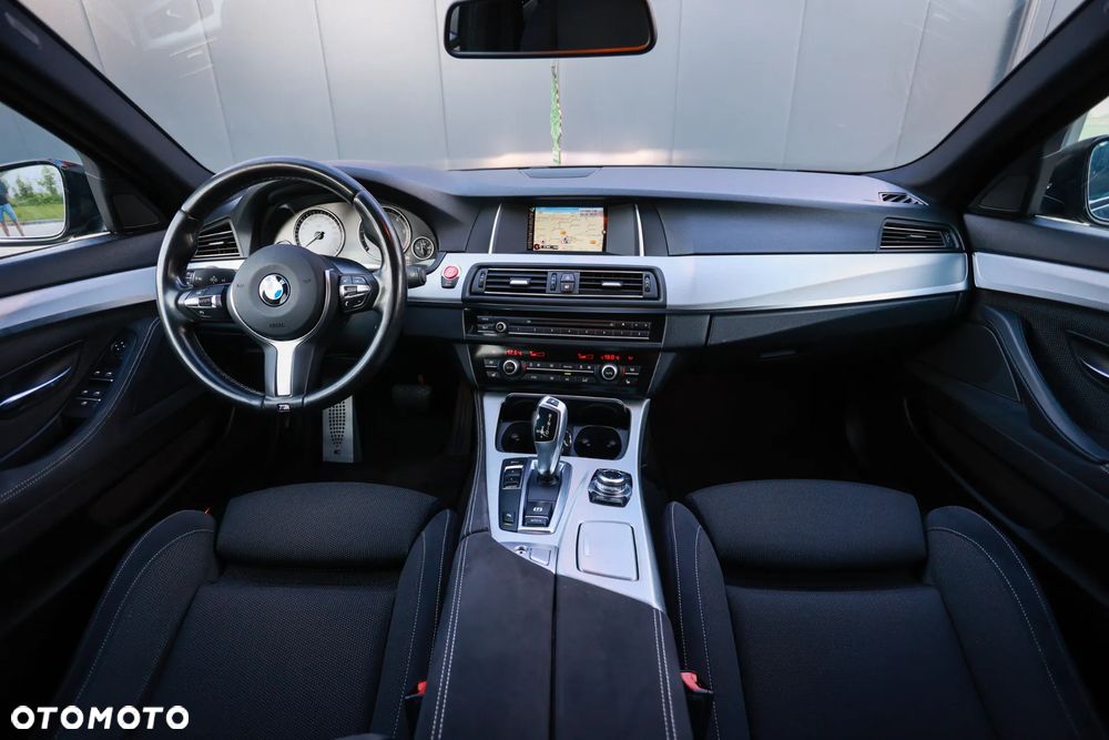 BMW Seria 5 520d - 24
