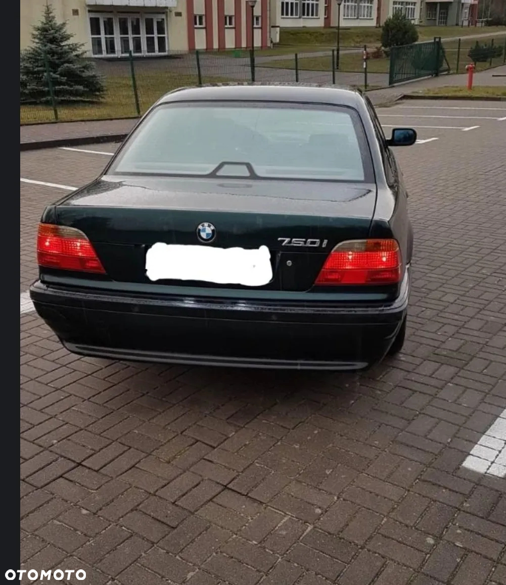 BMW Seria 7 750i - 4