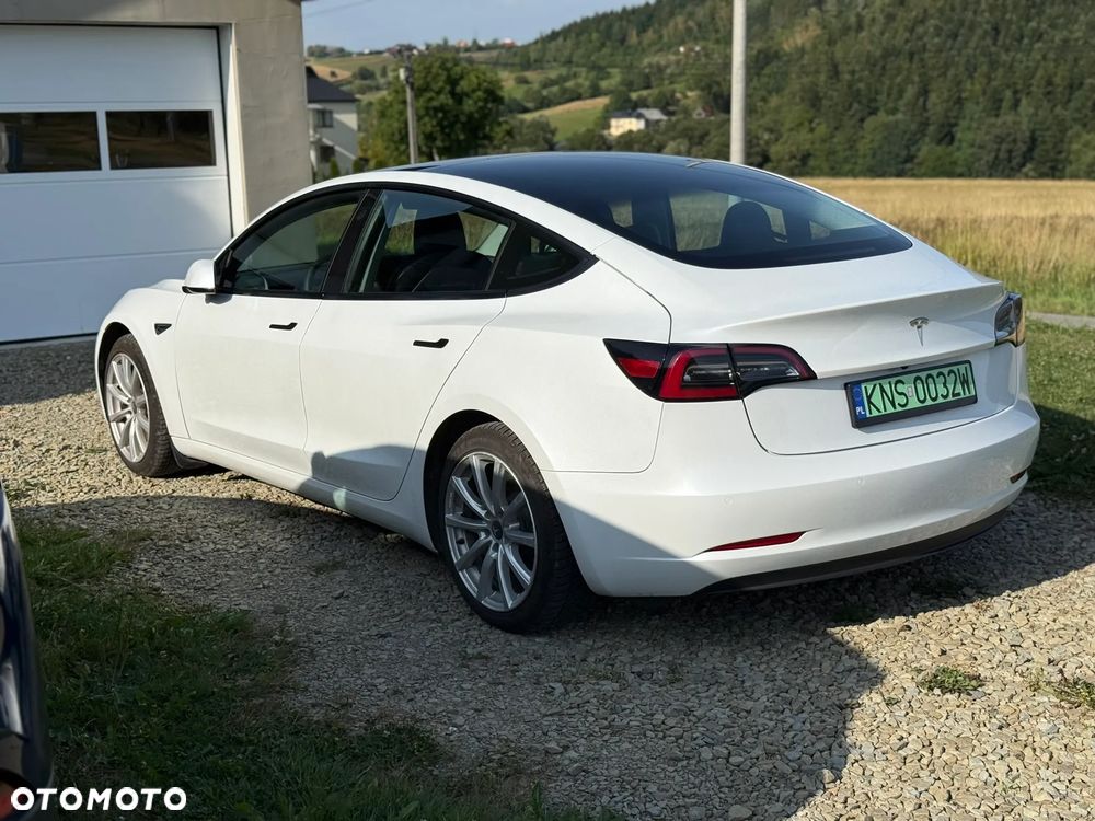 Tesla Model 3 - 4