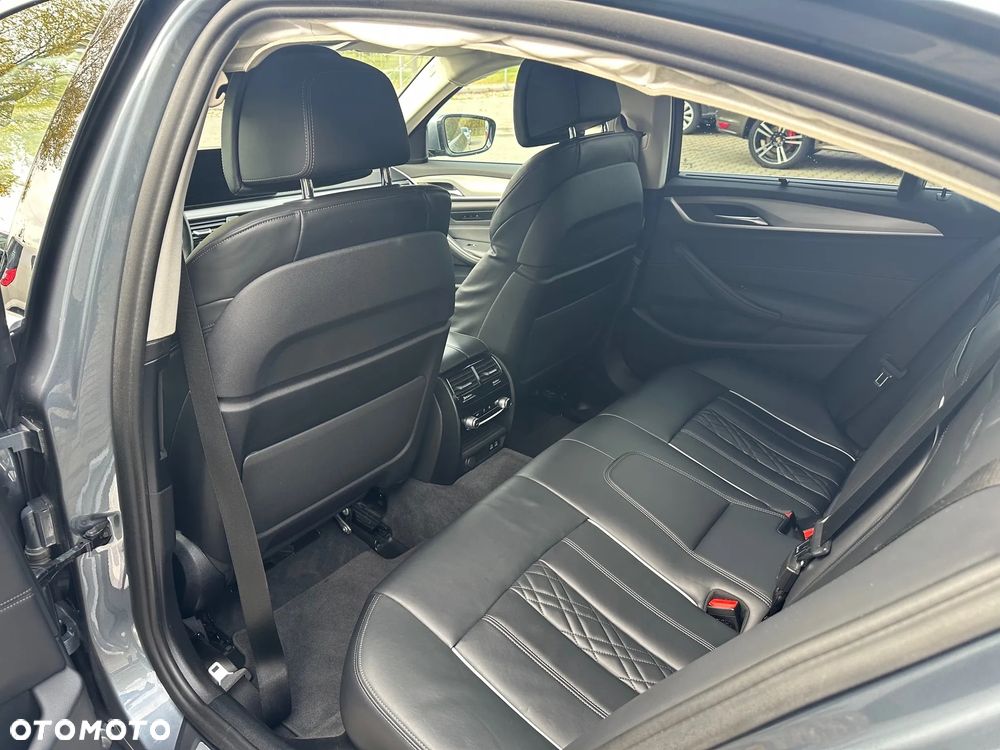 BMW Seria 5 530i xDrive - 8