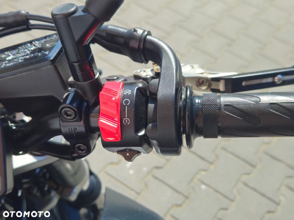 Yamaha MT - 33