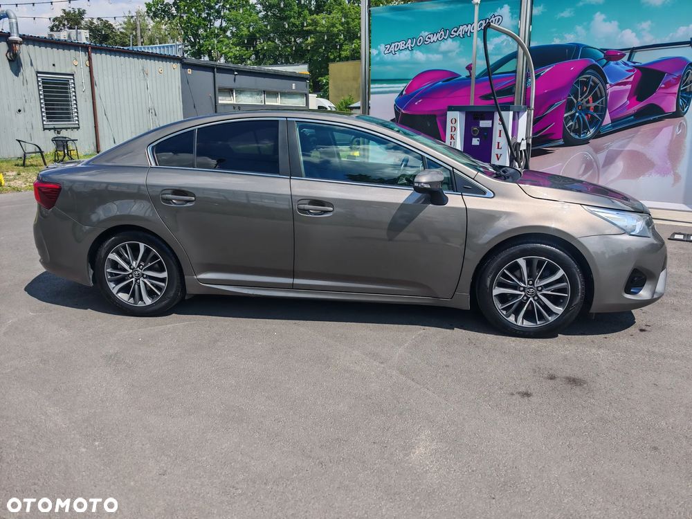 Toyota Avensis 2.0 Selection MS - 6