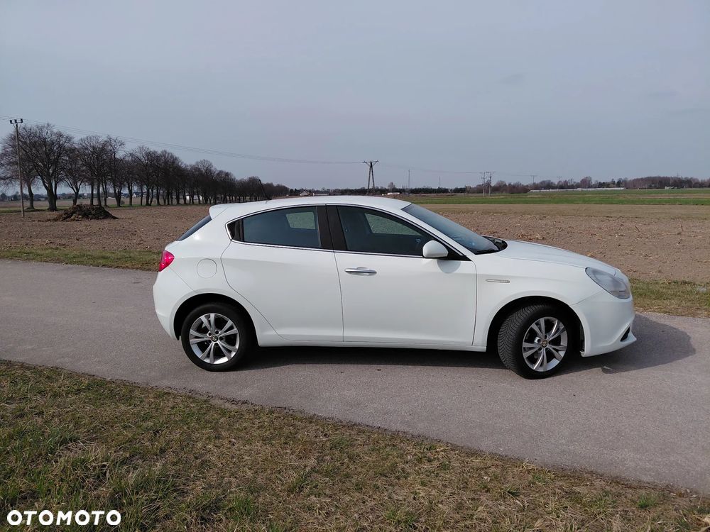 Alfa Romeo Giulietta - 8
