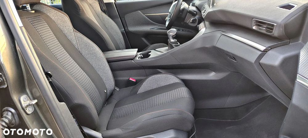 Peugeot 3008 BlueHDi 120 Stop & Start Style - 16