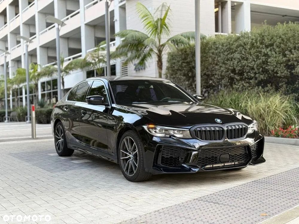 BMW Seria 3 330i xDrive M Sport - 1