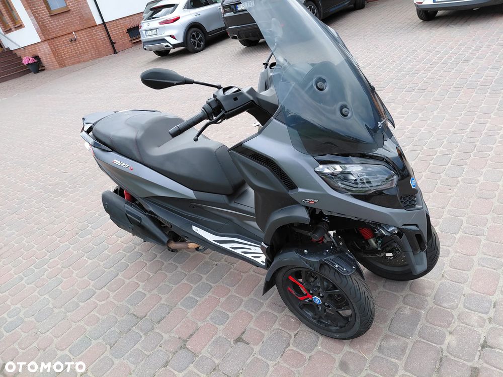 Piaggio MP-3 - 7