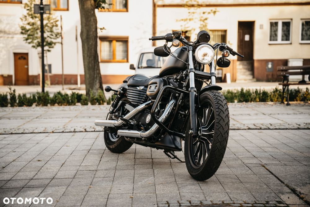 Harley-Davidson Sportster Iron 883 - 3