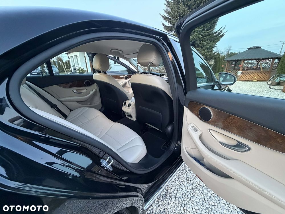 Mercedes-Benz Klasa C 200 4-Matic 9G-TRONIC - 17