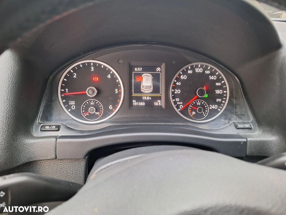 Volkswagen Tiguan 2.0 TDI DPF 4Motion BlueMotion Technology DSG Lounge Sport & Style - 8