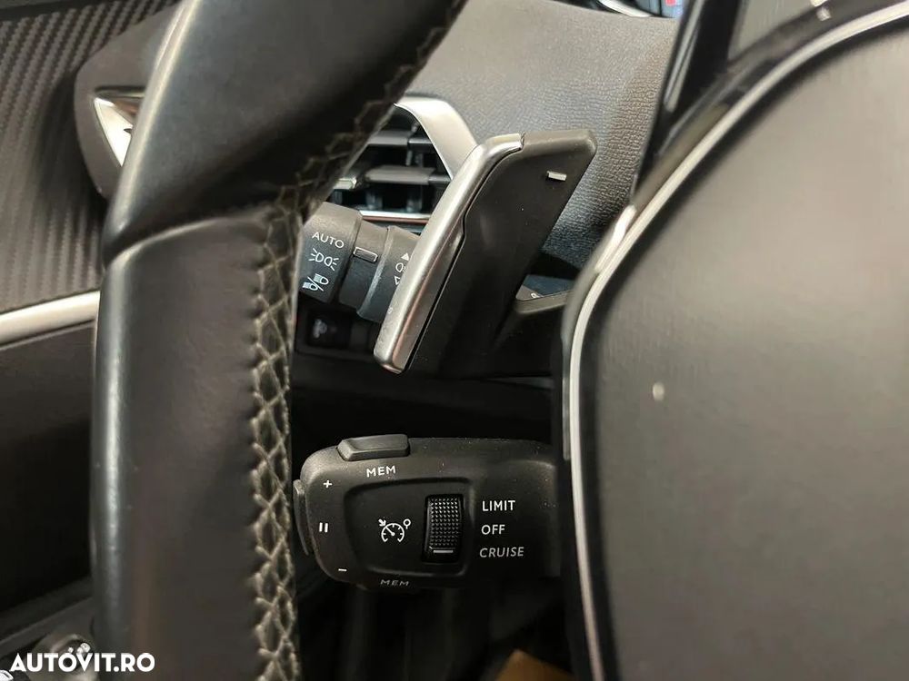 Peugeot 3008 Hybrid 225 e-EAT8 Allure Pack - 26