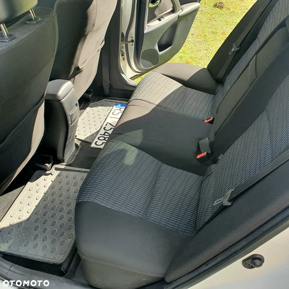 Toyota Avensis 2.0 D-4D Sol Premium - 8