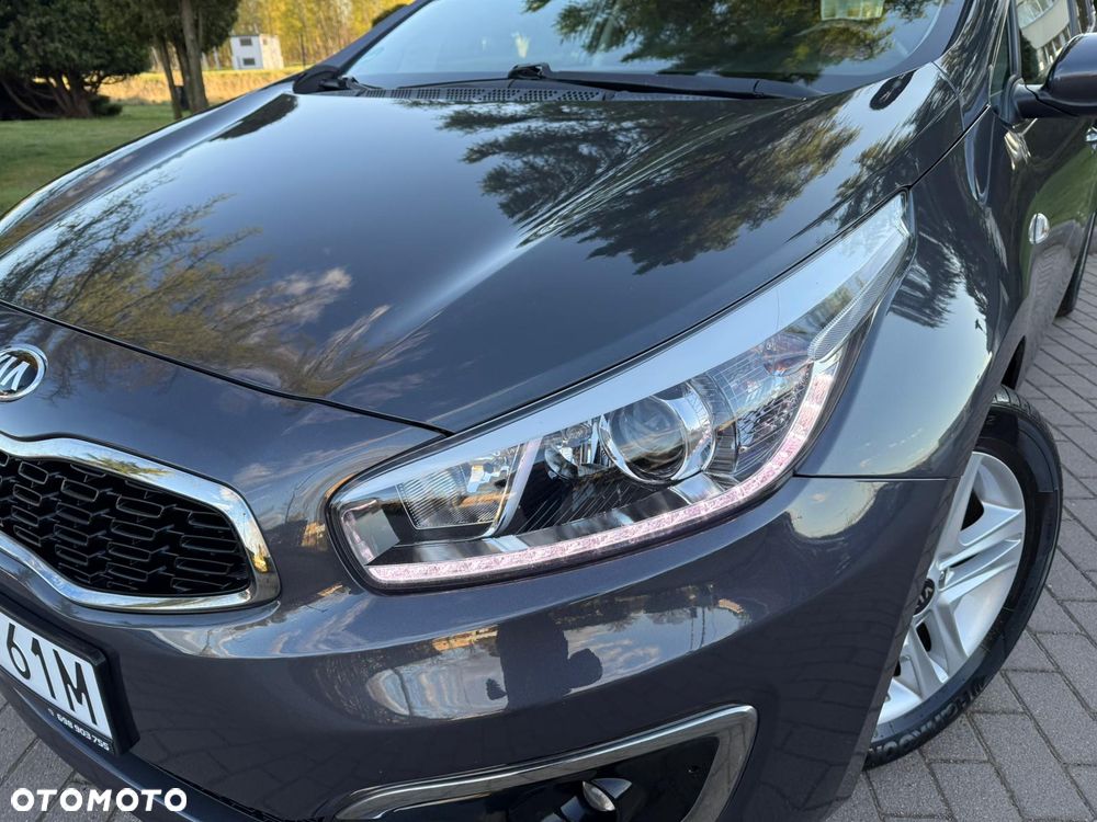 Kia Ceed 1.6 GDI Dream Team Edition - 17