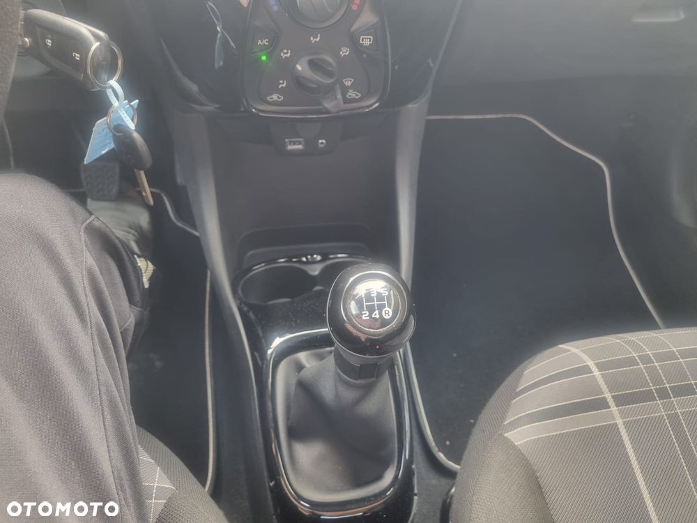 Peugeot 108 PureTech 82 Style - 24