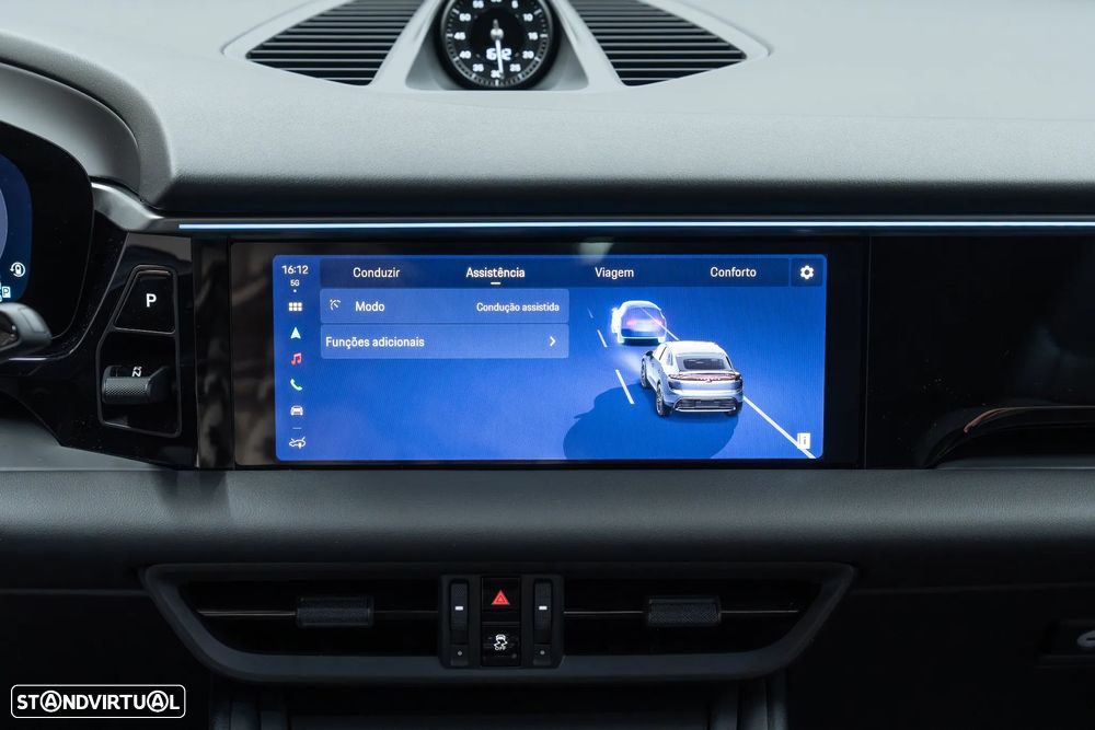 Porsche Macan Electric 4 - 36