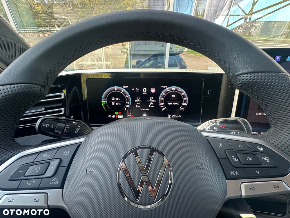 Volkswagen Tiguan - 19