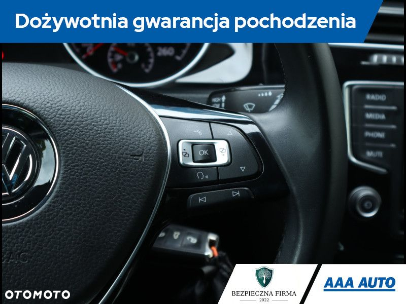 Volkswagen Golf - 22