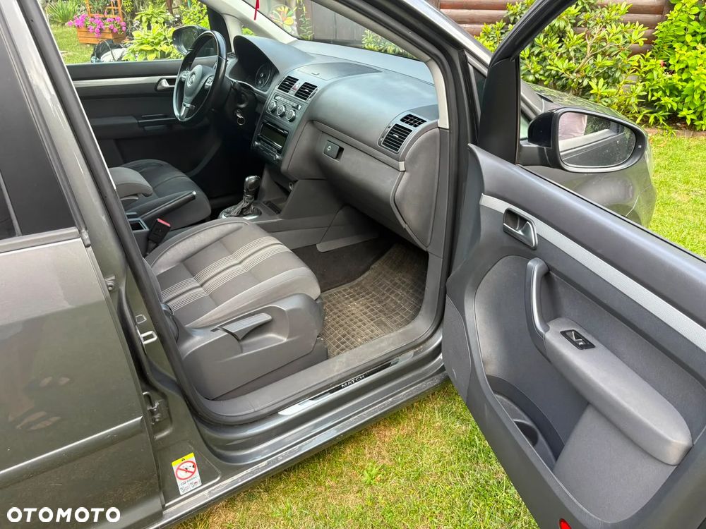Volkswagen Touran 2.0 TDI DPF BlueMotion Technology DSG MATCH - 11