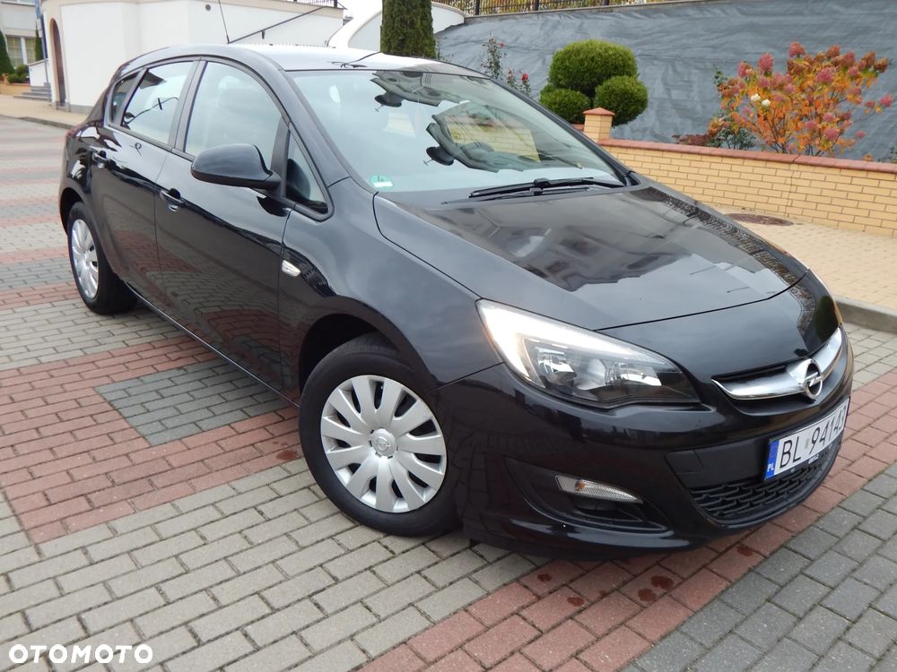 Opel Astra 2015 photo 2