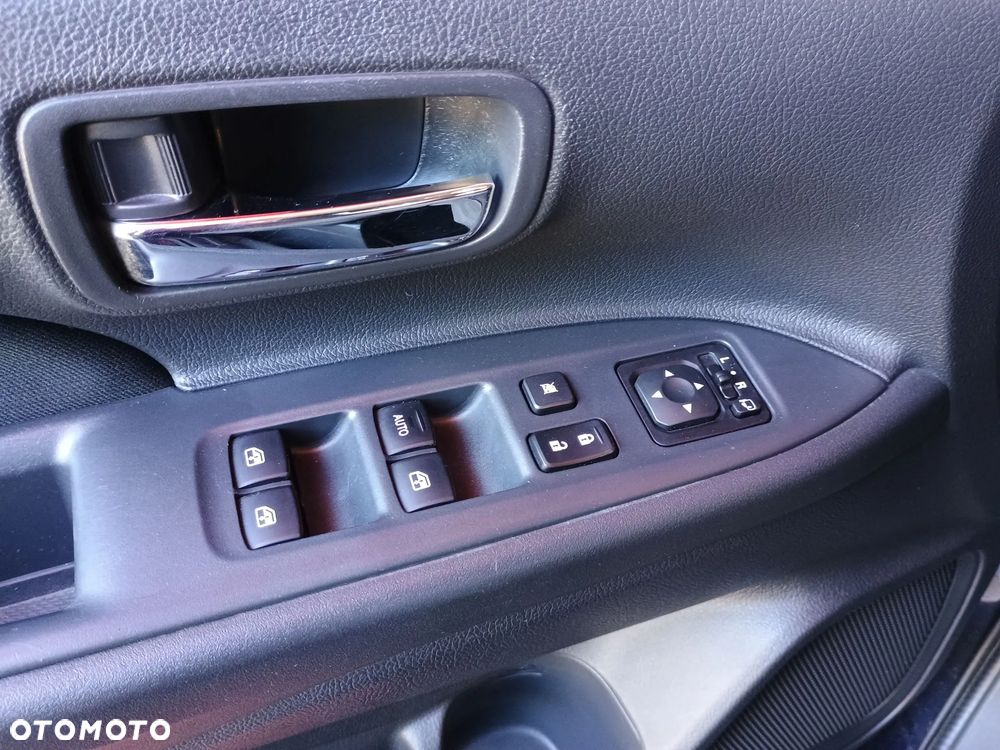 Mitsubishi Outlander 2.0 4WD Invite - 21