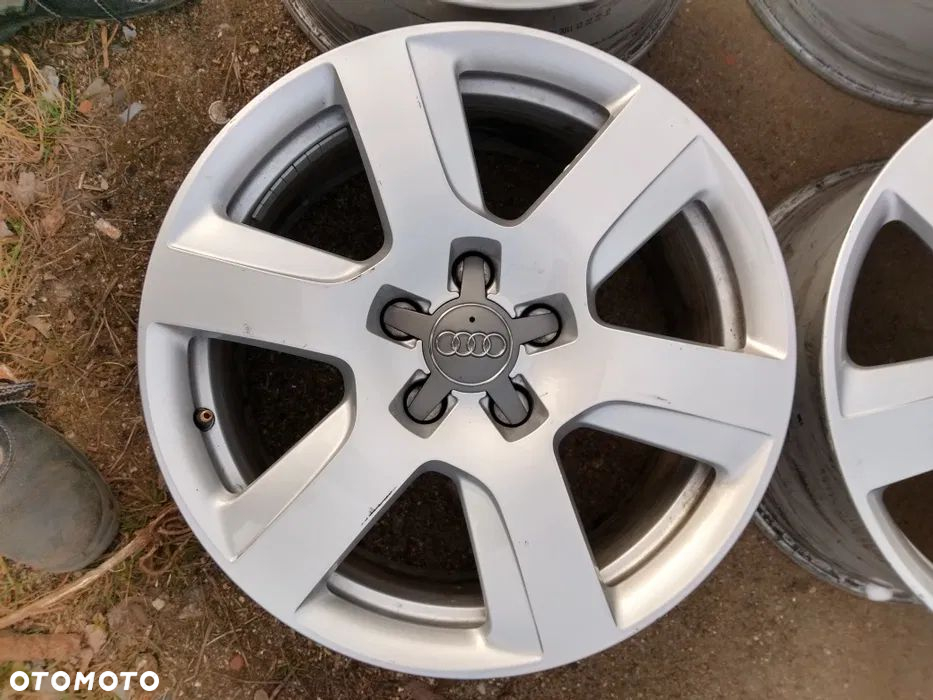 Felgi aluminiowe Audi A7 A8 D4 4H0601025 8Jx17H2 ET 30 Alusy Alufelgi Audi A-8 A-7 D4 17 Cali 4H0 - 5