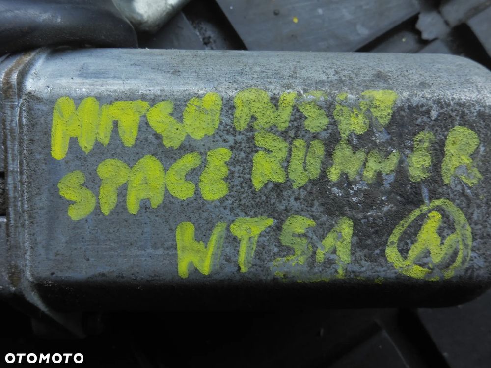 SILNICZEK WYCIERACZKI TYŁ Mitsubishi SPACE RUNNER - 2