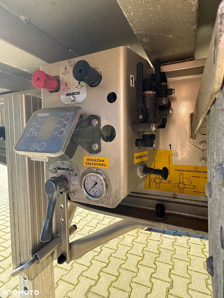 Tisvol V47,3m3 zbożówka klapodrzwi FABRYCZNIE NOWA waga 5520 kg - 13