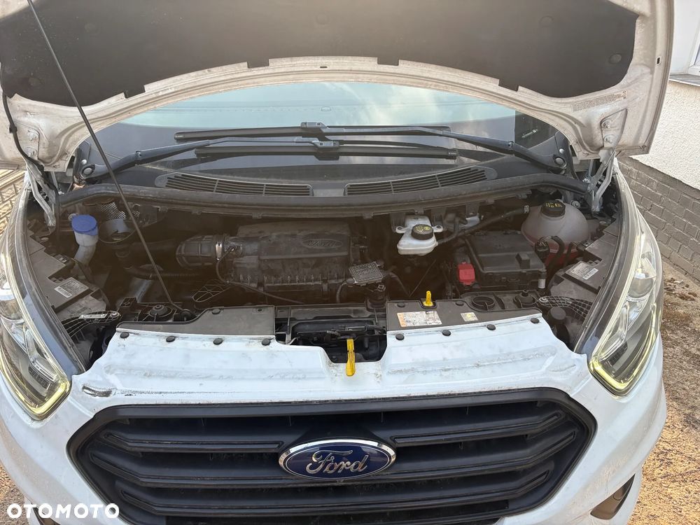 Ford Custom - 20