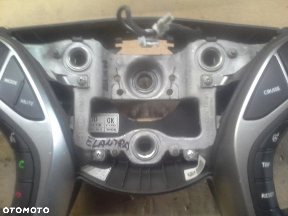 Hyundai Elantra GT wersja USA kierownica z multifunkcją - 6