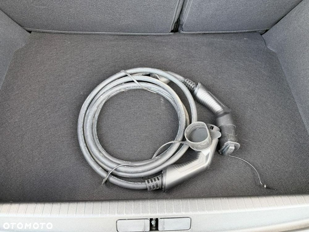Peugeot 208 50kWh Active - 36