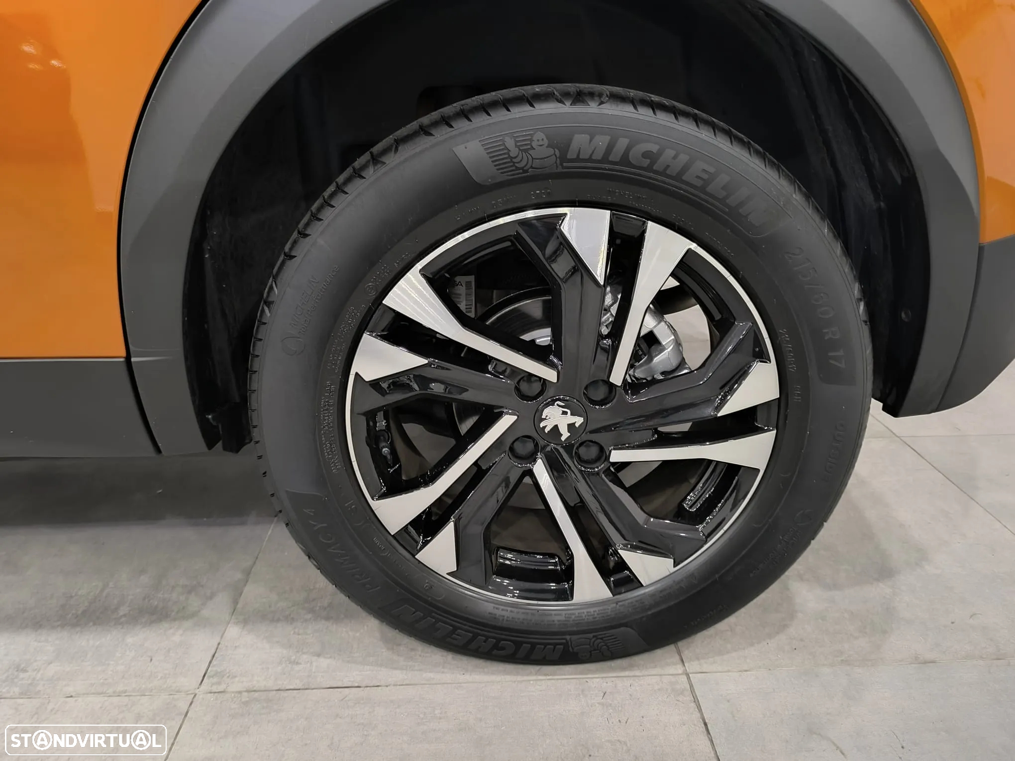 Peugeot 2008 1.2 PureTech Allure - 17