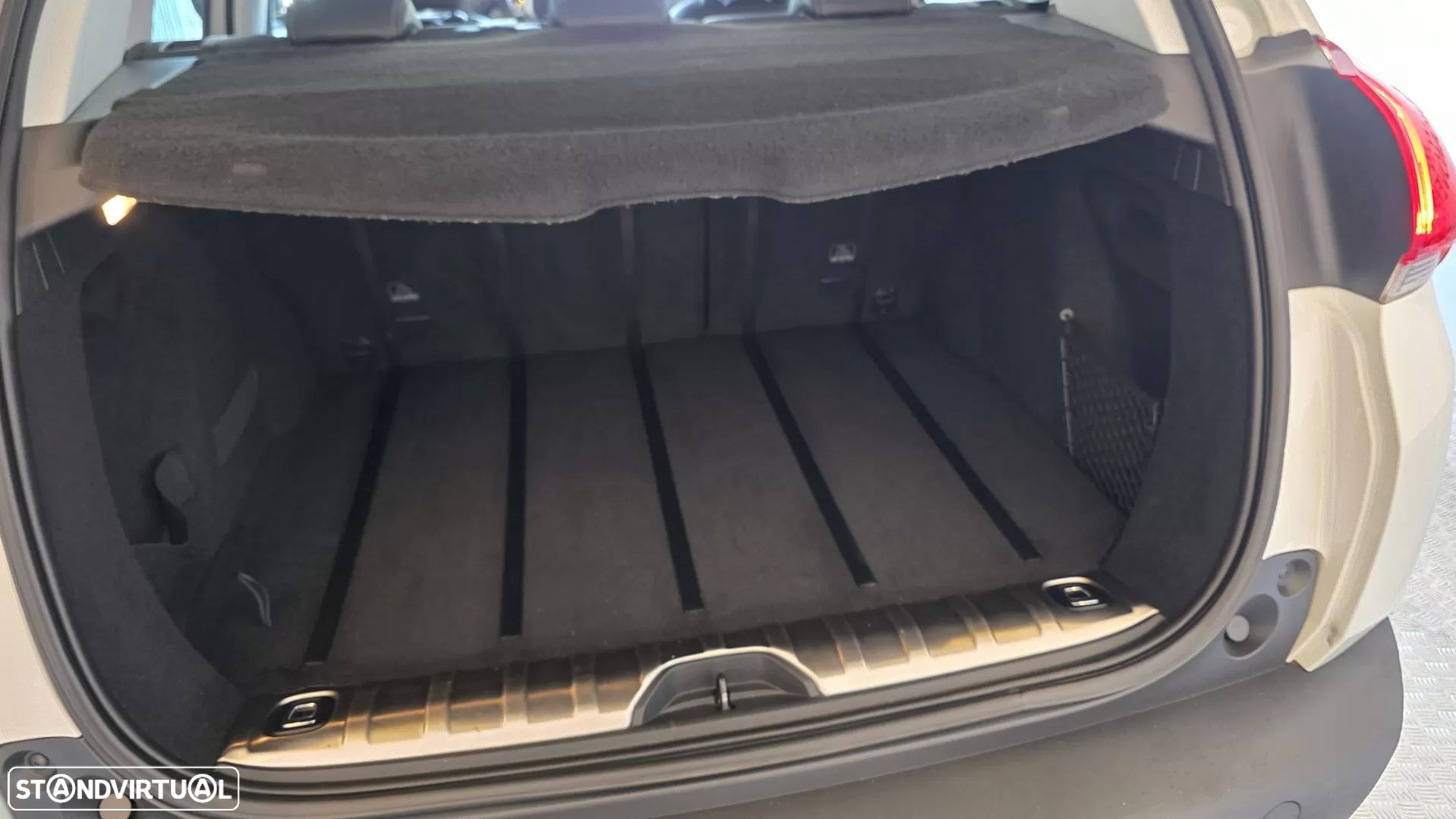 Peugeot 2008 1.4 HDi Allure - 23