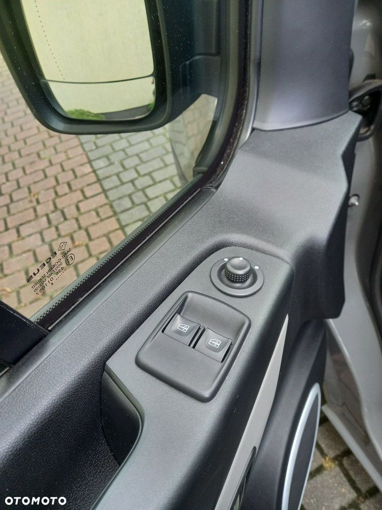 Renault Trafic - 26
