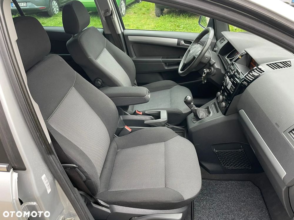 Opel Zafira 1.6 Cosmo EU5 - 17