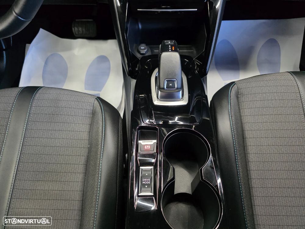 Peugeot 2008 1.5 BlueHDi Allure Pack EAT8 - 29