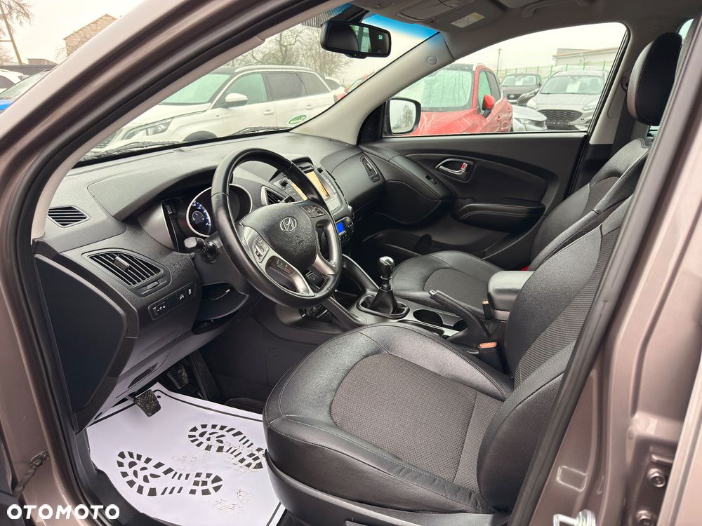 Hyundai ix35 1.6 2WD Fifa World Cup Edition - 9