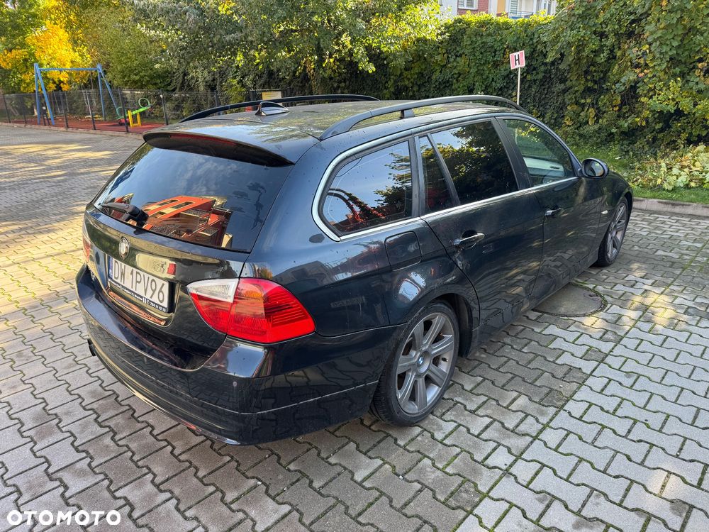 BMW Seria 3 325i Touring - 4
