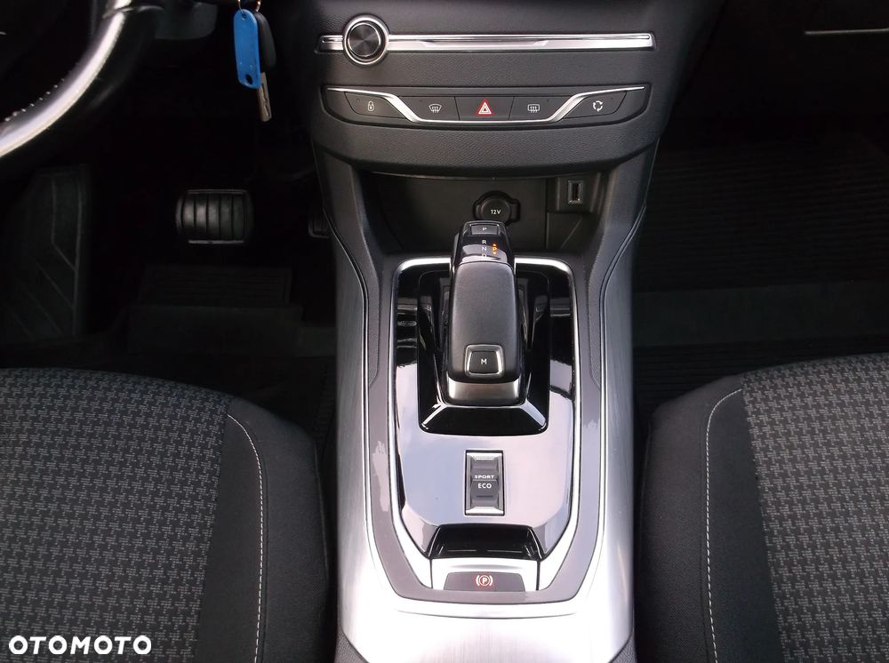 Peugeot 308 PureTech 130 GPF EAT8 Black Edition - 15