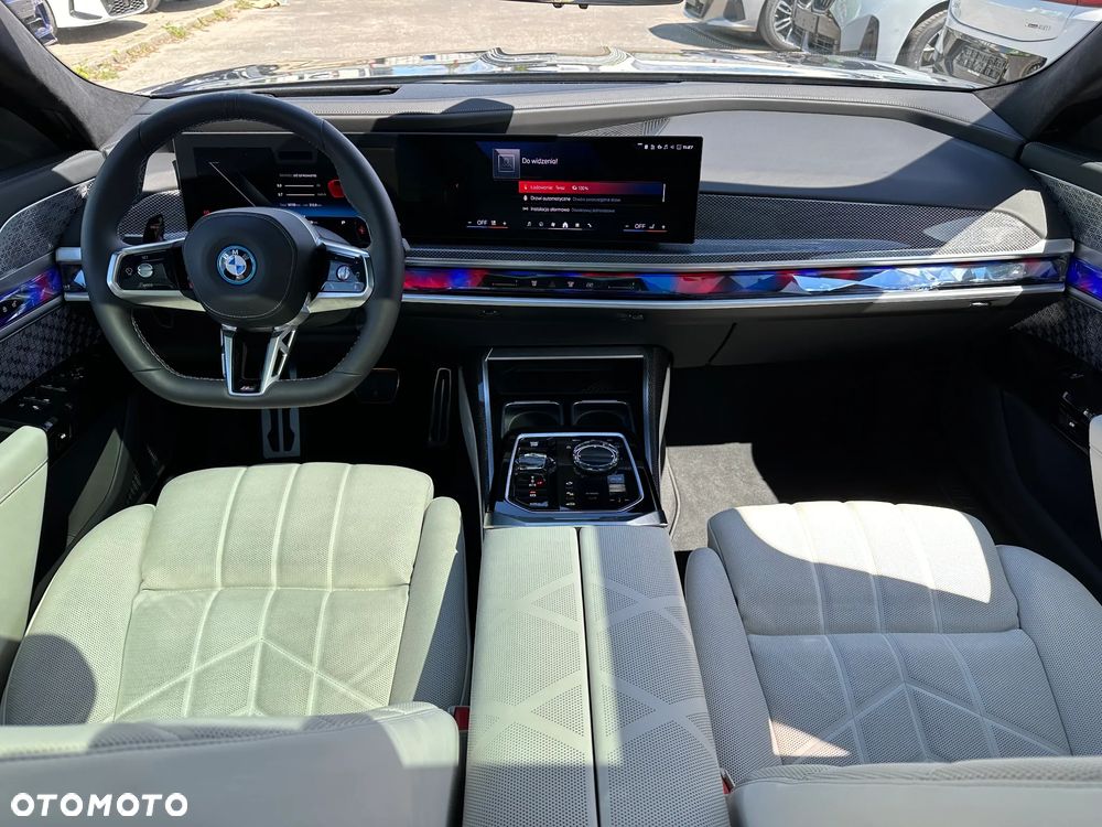 BMW Seria 7 M760e PHEV xDrive sport - 8