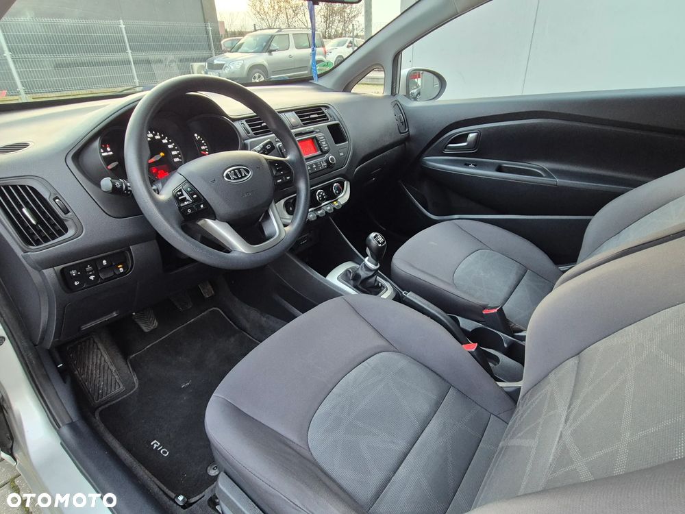 Kia Rio 1.1 CRDI Spirit - 24