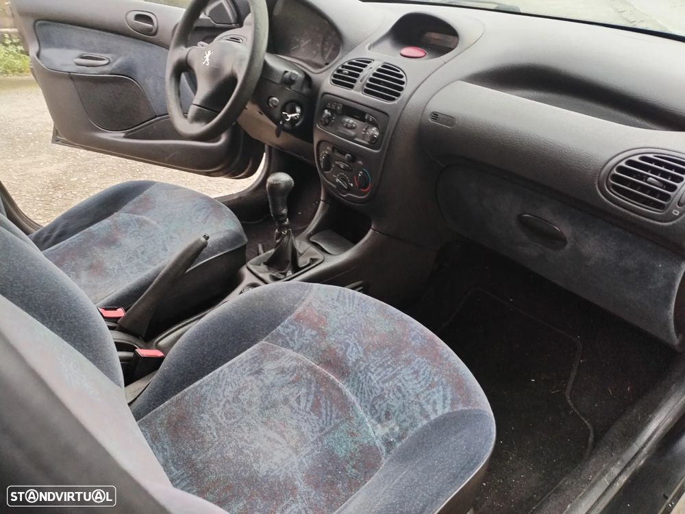 Peugeot 206 1.1 XT - 24