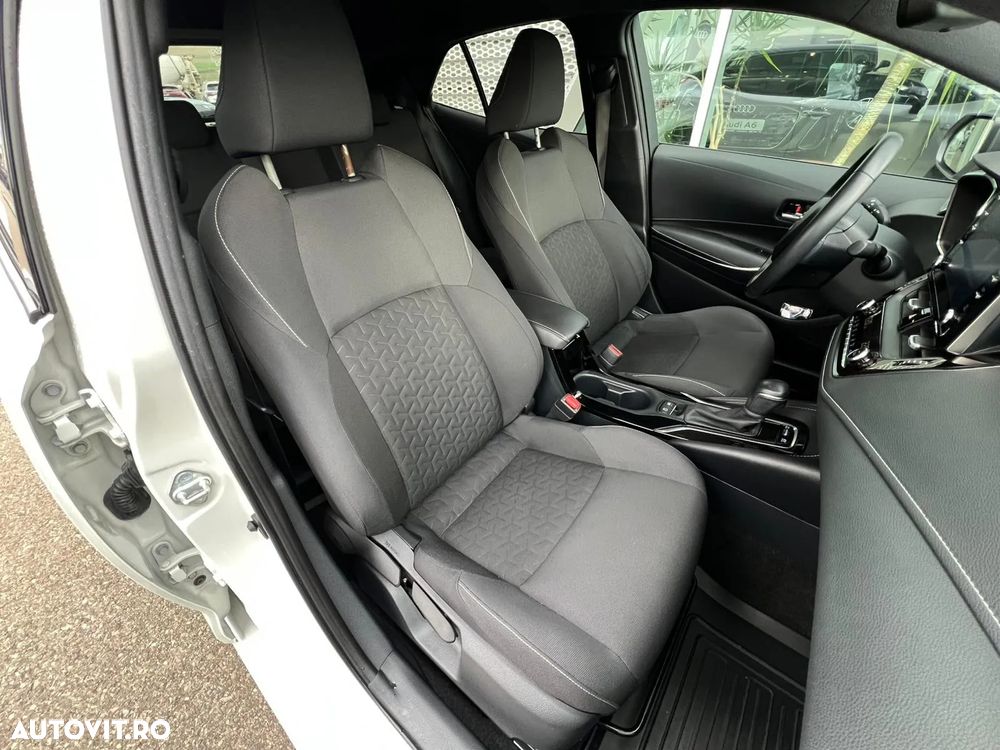 Toyota Corolla 1.8 HSD Dynamic Bi-tone - 15