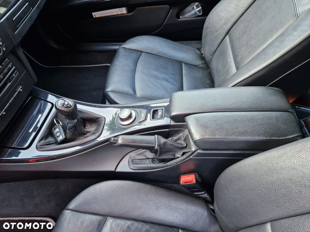 BMW Seria 3 325i - 12