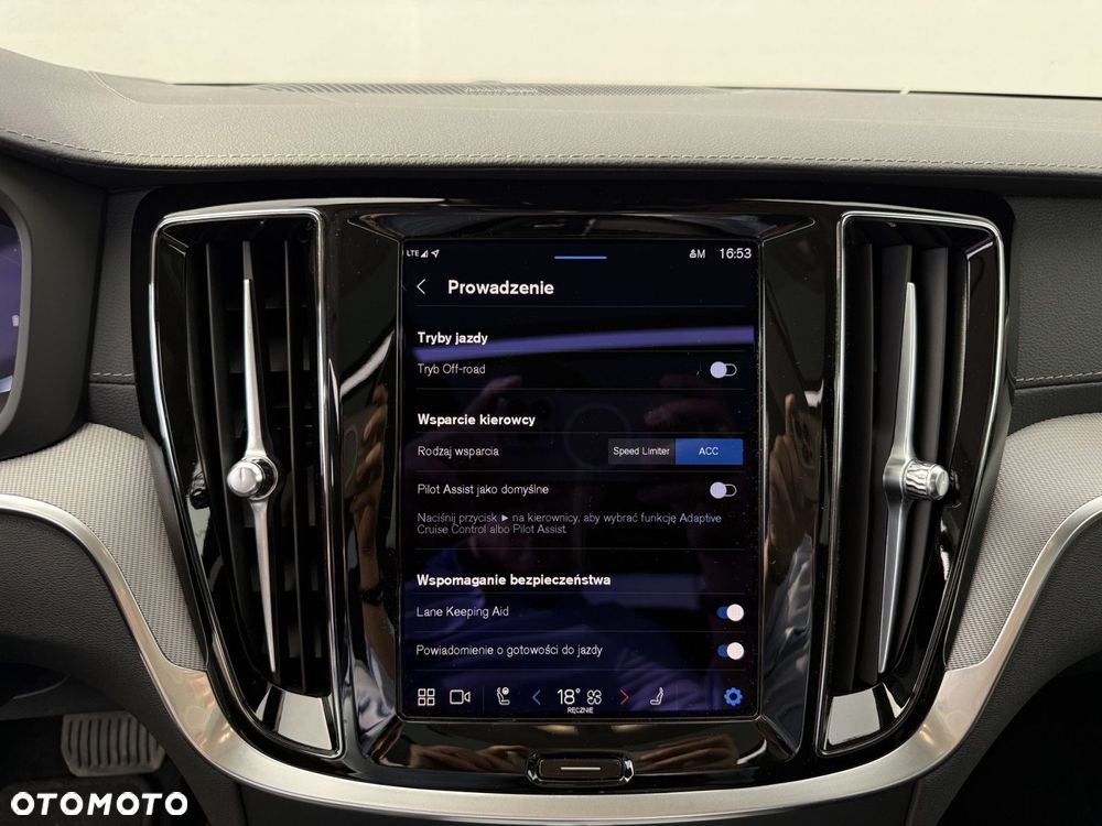Volvo V60 Cross Country - 24