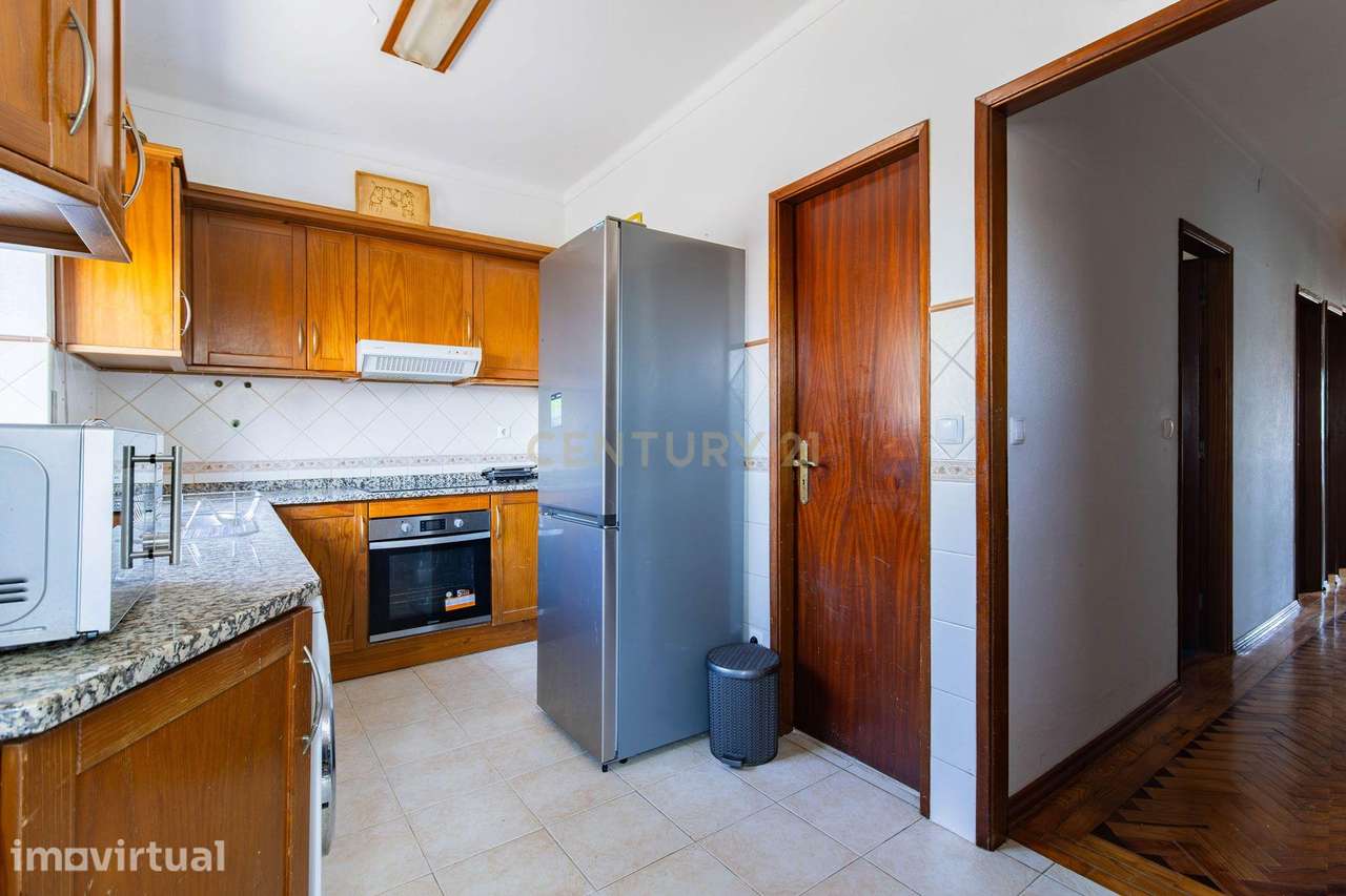 Apartamento T3 com Terraço e Vista Serra em Mira de Aire - Grande imagem: 2/22