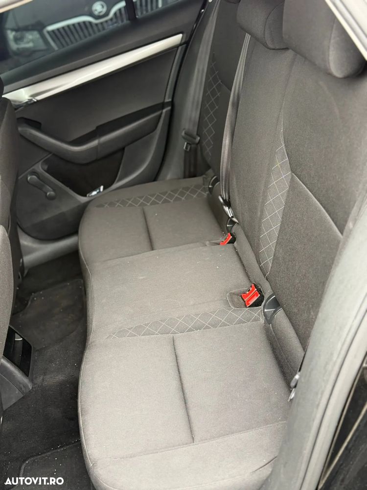 Skoda Octavia 1.6 TDI AMBITION - 10