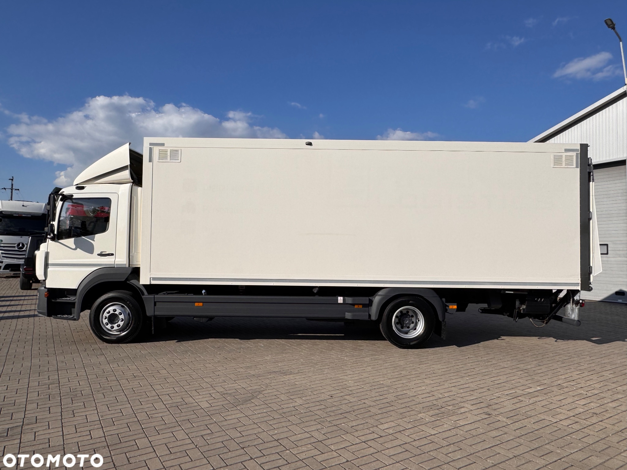 Mercedes-Benz ATEGO - 17