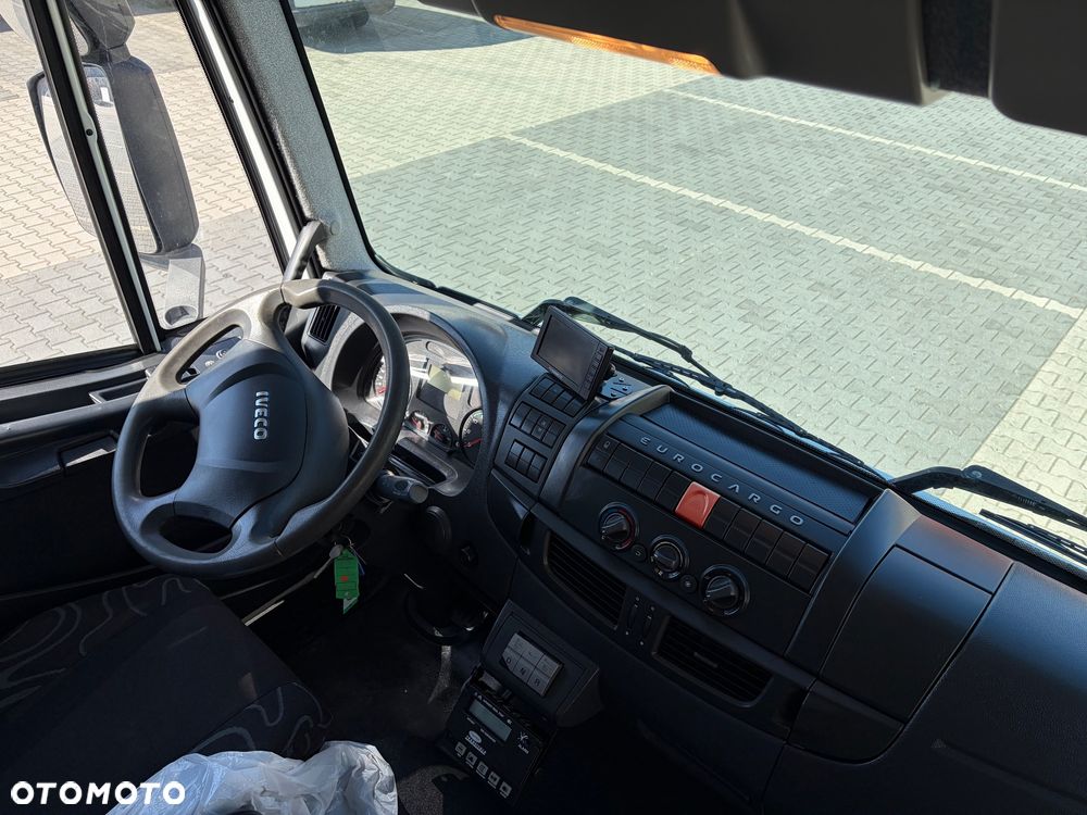 Iveco EUROCARGO 100E18  chłodnia  izoterma 15 palet poduszka - 5