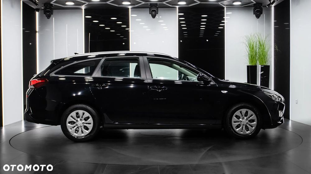 Hyundai i30 1.5 DPI Classic + - 8