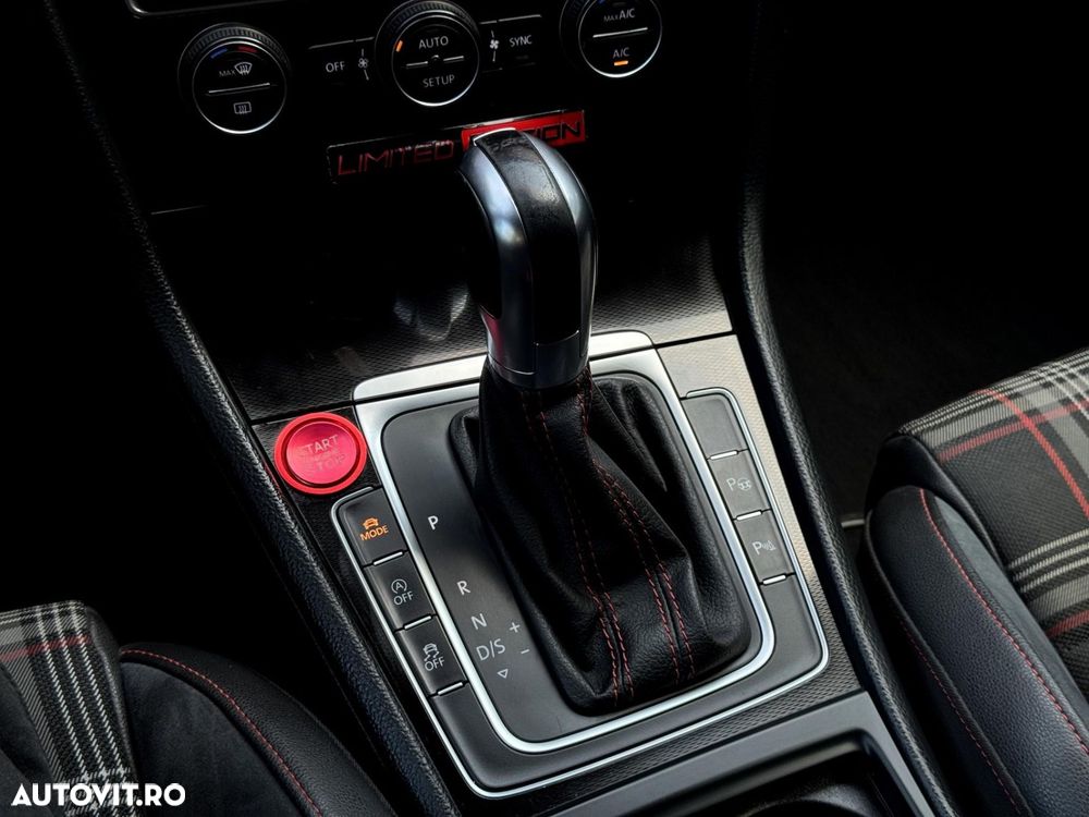 Volkswagen Golf - 17
